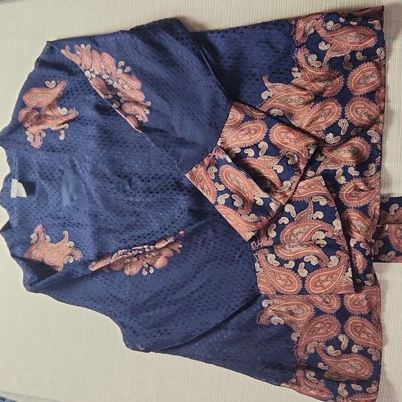 Chicos size 2 blouse - Picture 2 of 3